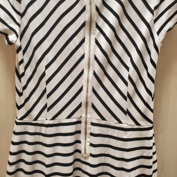 BANANA Republic Dress  Short Sleeve Slimming Stripe Size 14 - Picture 7 of 10
